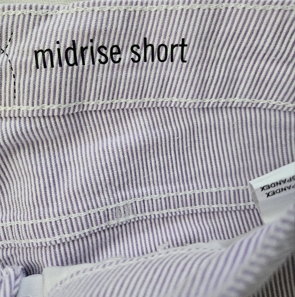 Riders by Lee Women's Lavender White Pin Stripe Midrise Shorts Size 16 - Picture 6 of 9